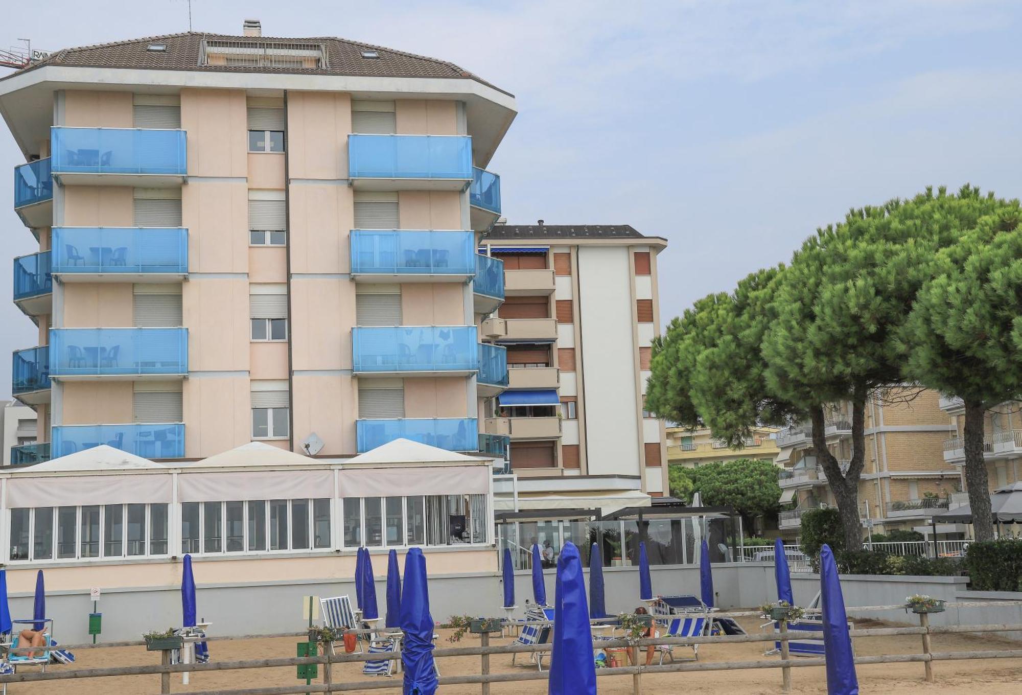 Hotel La Bussola 3*